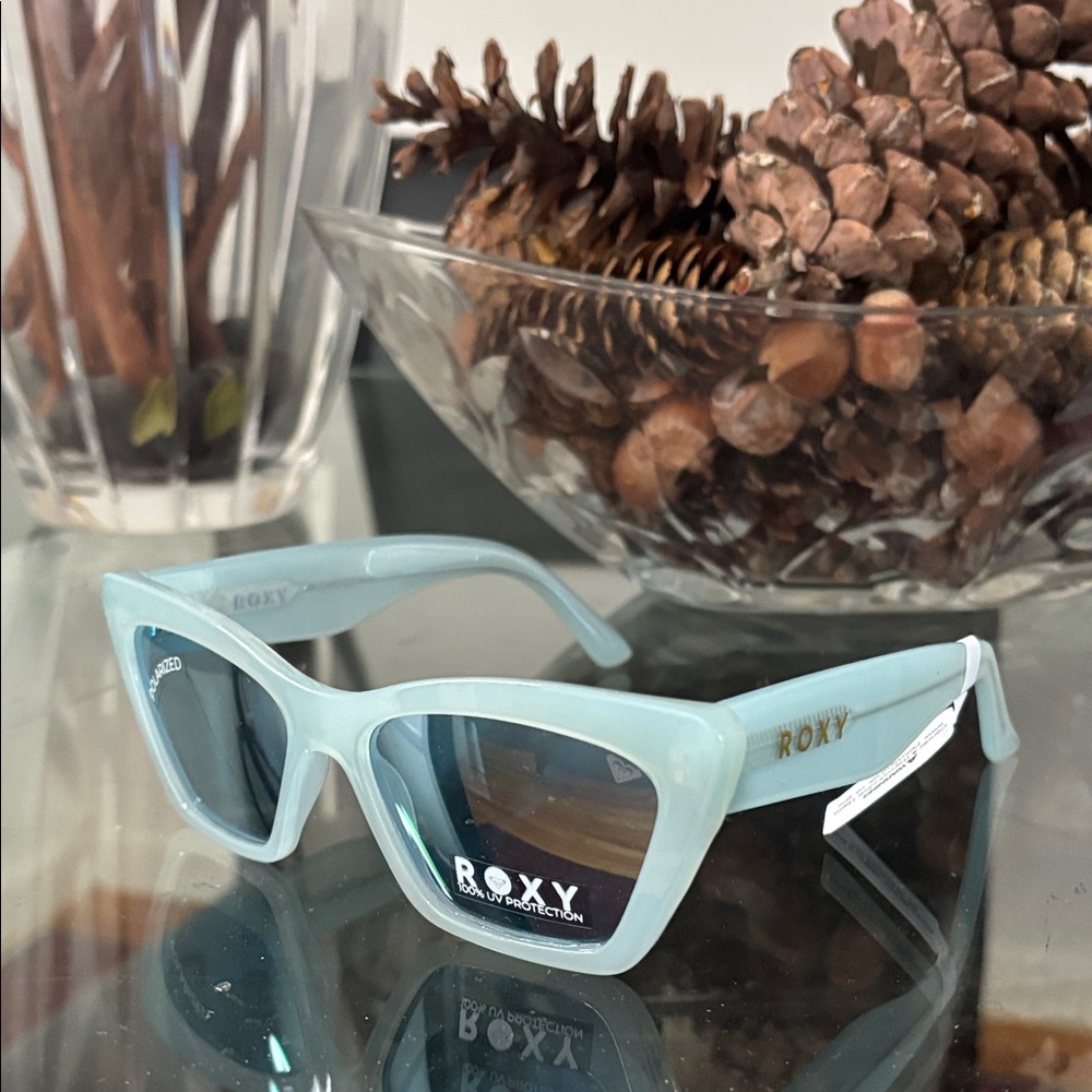 Roxy sunglasses Seastar  polarized 100% uv protection NWT